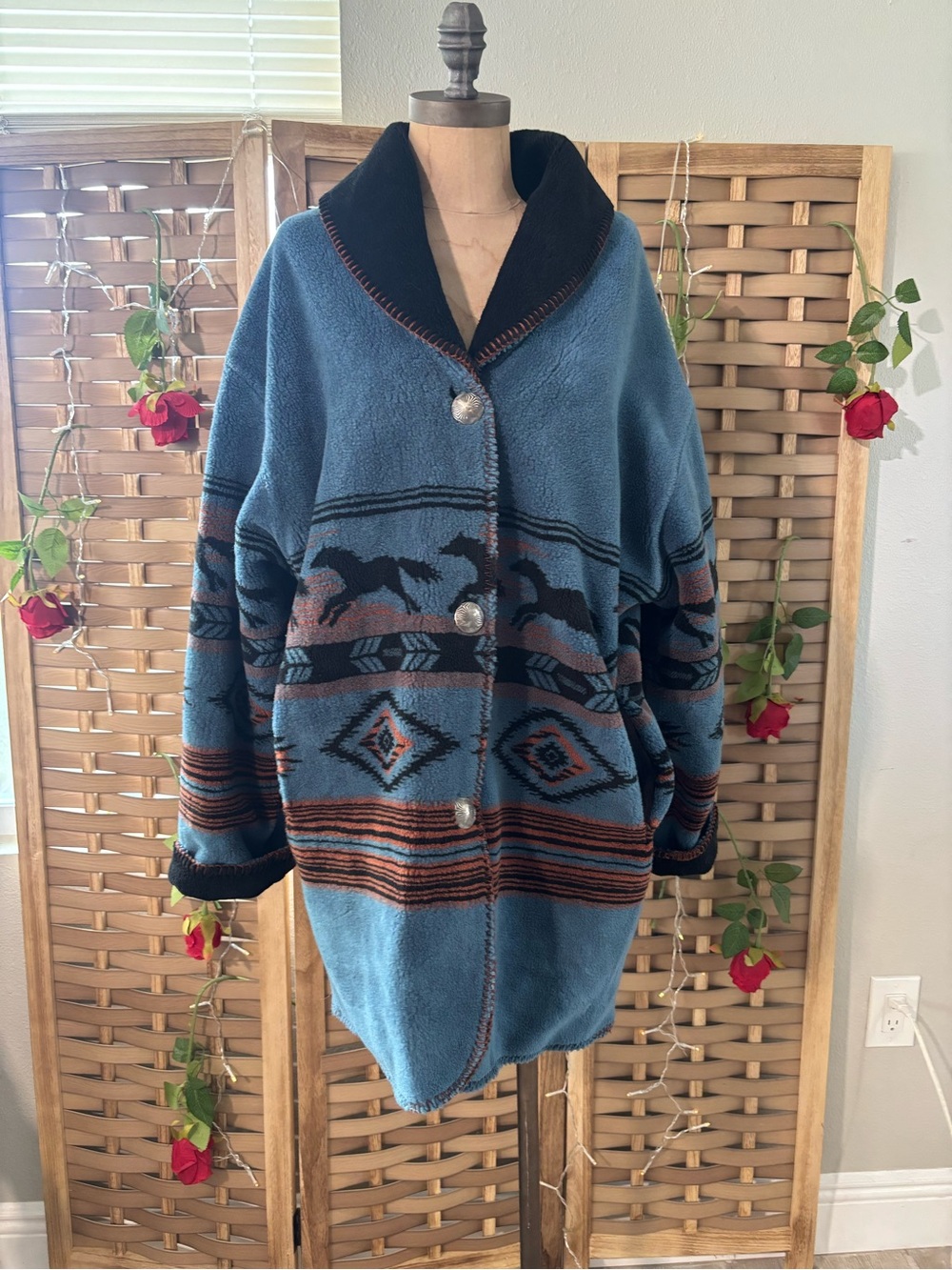 Coldwater Creek Fleece Jacket
Women Medium Blue Reversible
Western Aztec Horse